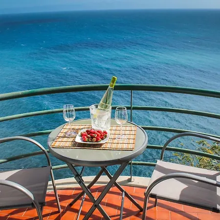 The Atlantic Ocean View * Câmara de Lobos
