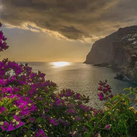 The Atlantic Ocean View Câmara de Lobos